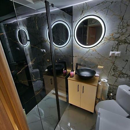 라돔 Luxury Aparments Klimatyzacja Z Prywatnym Parkingiem 아파트 외부 사진